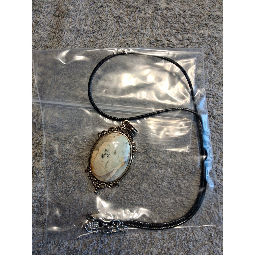 Vintage Style Oval Stone Pendant Necklace Antique Bronze Filigree Boho Jewelry
